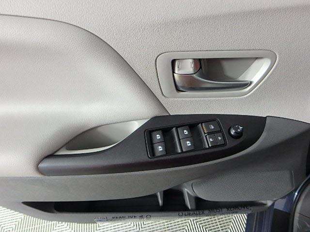 Toyota Sienna 2017 photo 18